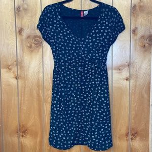 Womens Black Dress w/ Peace Symbols Size 6 w/ Pockets